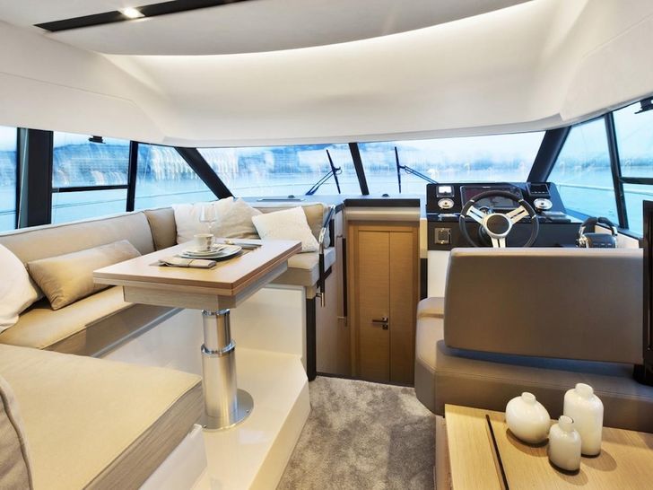 Prestige 42 Fly - Day Charter Yacht - Cannes