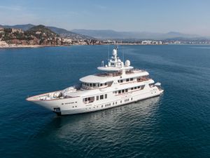 PRIDE - Viudes Yachts 45m - 6 Staterooms - Monaco - Antibes - Cannes