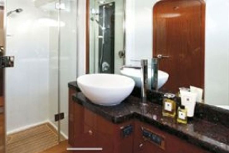 Charter Yacht Princess 62 - 3 Cabins - St Tropez - Nice - Cannes