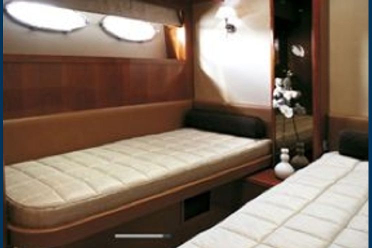 Charter Yacht Princess 62 - 3 Cabins - St Tropez - Nice - Cannes