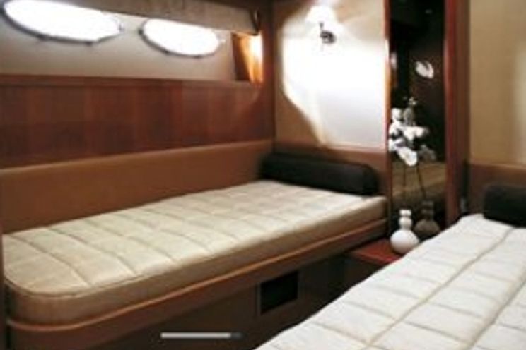 Charter Yacht Princess 62 - 3 Cabins - St Tropez - Nice - Cannes