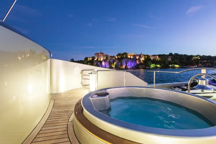 Charter Yacht PRINCESS ILUKA - Ray Kemp 34m - 5 Cabins - Sydney - Hamilton Island - Whitsundays