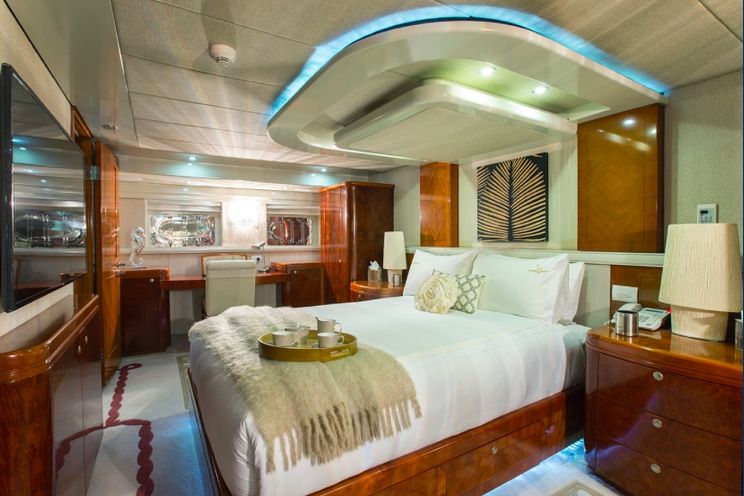 Charter Yacht PRINCESS ILUKA - Ray Kemp 34m - 5 Cabins - St Tropez - Cannes - Monaco - Porto Cervo - San Remo