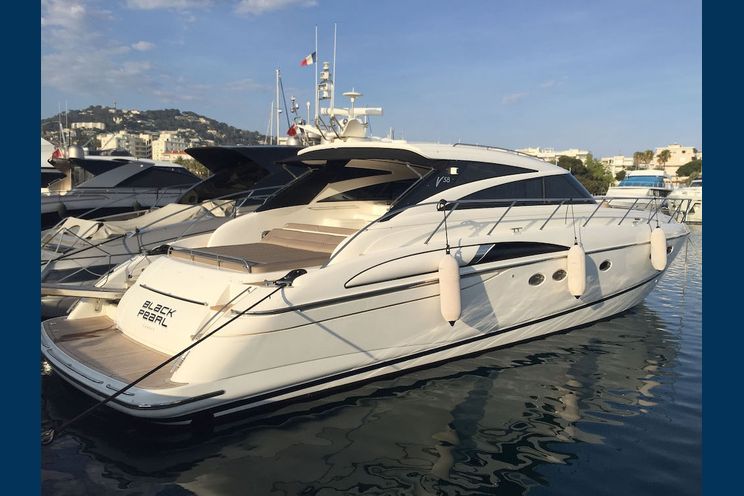 Charter Yacht Princess V58 - 2 Cabins - Cannes - Antibes - St Tropez