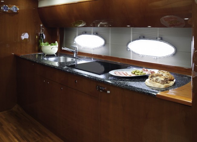 Charter Yacht Princess V58 - 2 Cabins - Cannes - Antibes - St Tropez