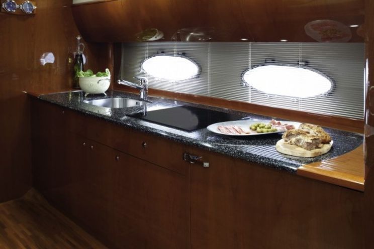 Charter Yacht Princess V58 - 2 Cabins - Cannes - Antibes - St Tropez