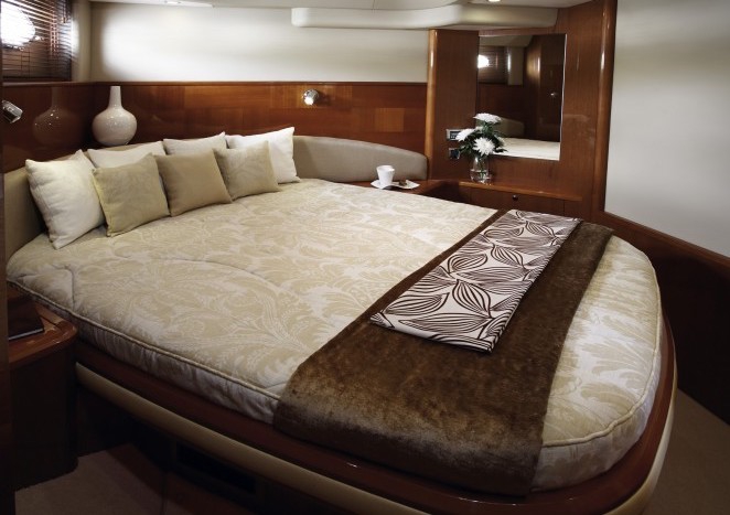 Charter Yacht Princess V58 - 2 Cabins - Cannes - Antibes - St Tropez
