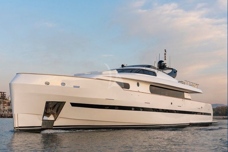 Luxury Crewed Motor Yacht PROJECT STEEL - Bugari 34m - 5 Cabins - Athens -  Mykonos - Lefkas - Boatbookings