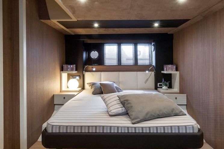 Charter Yacht PRUDY - Cranchi Spa 56 - 3 Cabins - Monaco - Nice - Cannes