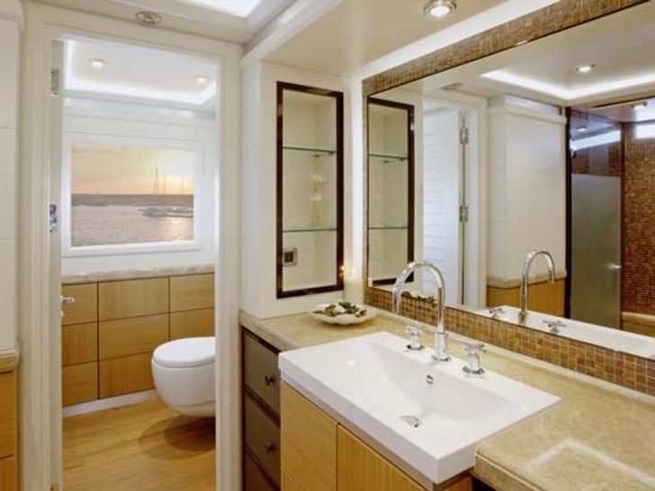 QUARANTA Curvelle 34m Luxury Superyacht Luxury Bathroom