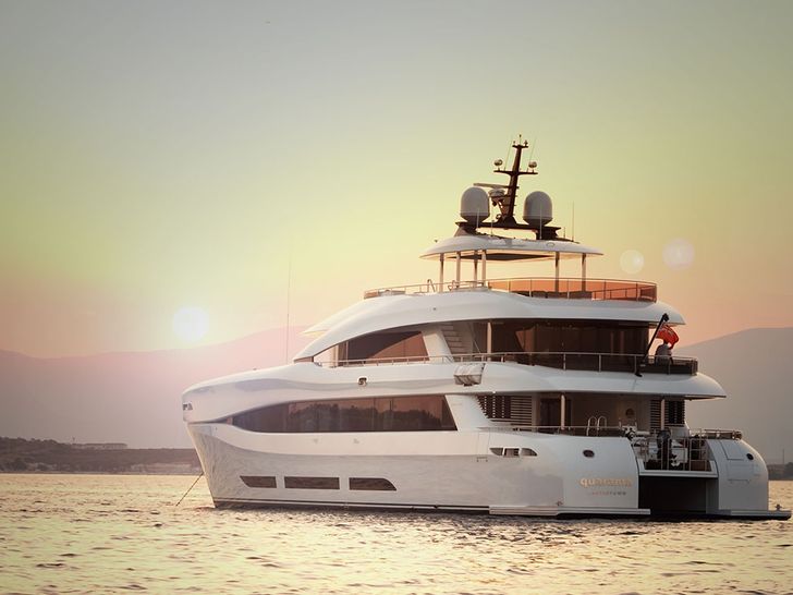 QUARANTA Curvelle 34m Luxury Superyacht Sunset