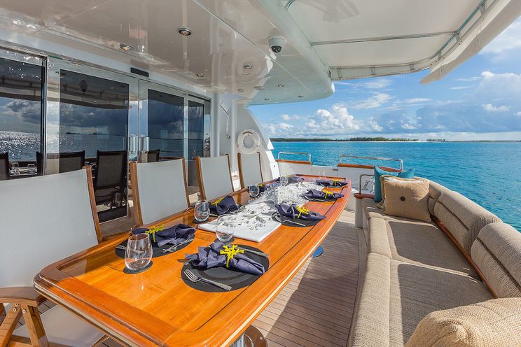 Charter Yacht QUINTESSA - Destiny 94 - 4 Cabins - Nassau - Staniel Cay - Exumas - Bahamas