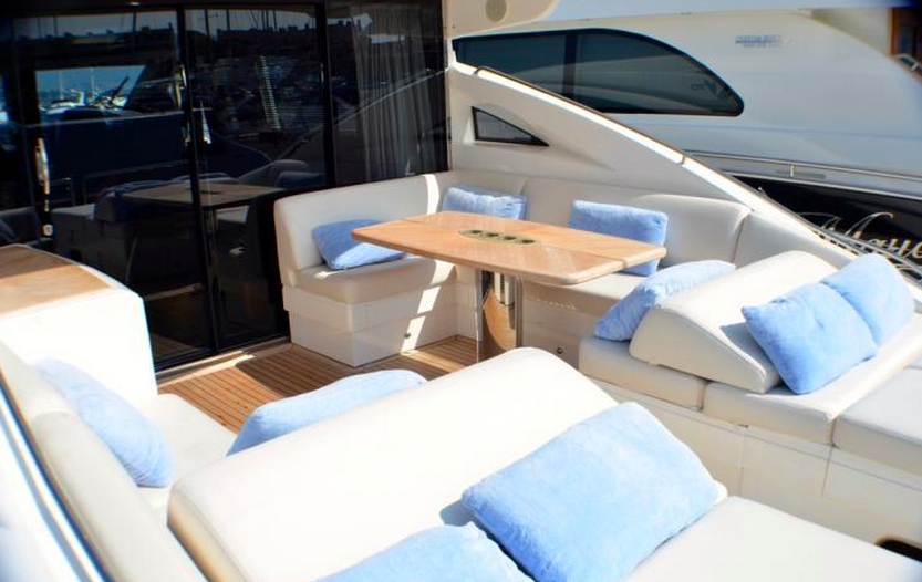 Charter Yacht R&B - Princess V70 - St Tropez - Cogolin - Port Grimaud - St Maxime