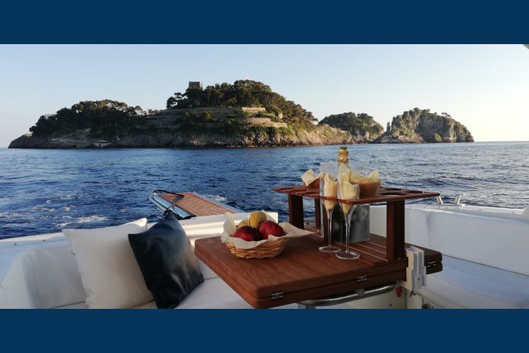 Charter Yacht Raffaelli Shamal 40 - Day Charter - Sorrento - Positano - Amalfi - Capri - Ischia - Naples