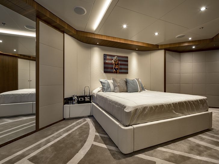 Rarity_Antibes Rarity_Antibes