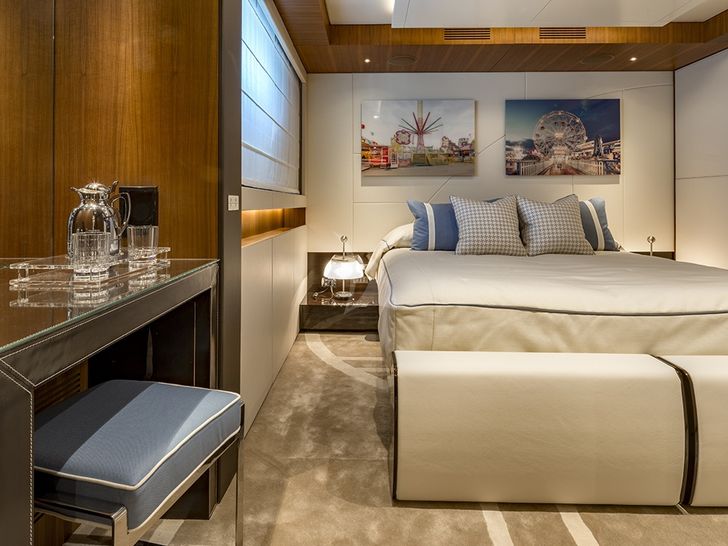 Rarity_Antibes Rarity_Antibes