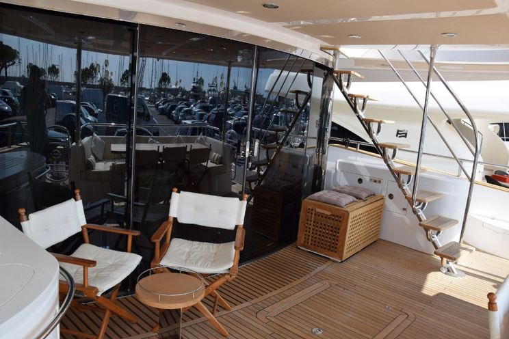 Charter Yacht RAY III - Sunseeker 28m - 4 Cabins - Cannes - Monaco - St Tropez