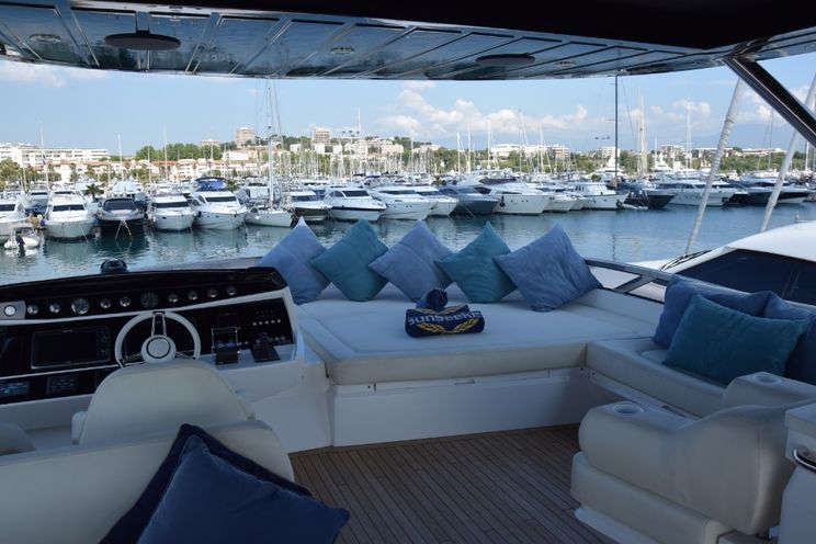 Charter Yacht RAY III - Sunseeker 28m - 4 Cabins - Cannes - Monaco - St Tropez