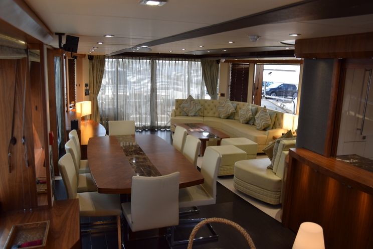 Charter Yacht RAY III - Sunseeker 28m - 4 Cabins - Cannes - Monaco - St Tropez