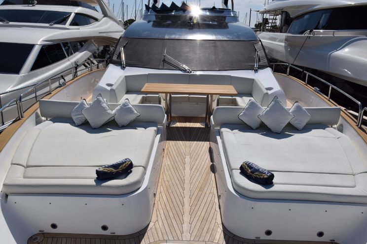 Charter Yacht RAY III - Sunseeker 28m - 4 Cabins - Cannes - Monaco - St Tropez