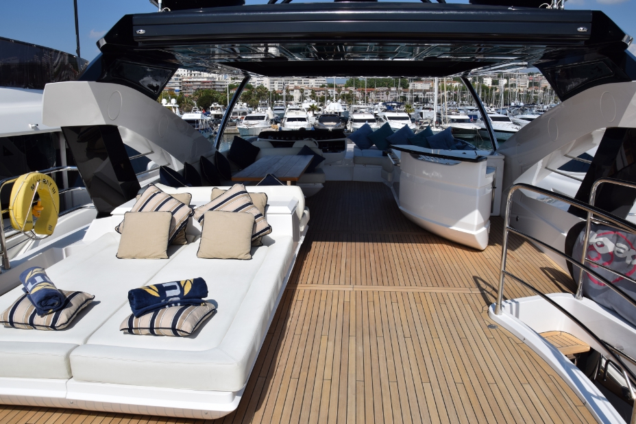 Charter Yacht RAY III - Sunseeker 28m - 4 Cabins - Cannes - Monaco - St Tropez