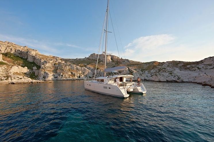 Charter Yacht RAYVES - Lagoon 400 S2 - 6 Cabins - Tortola - Virgin Gorda