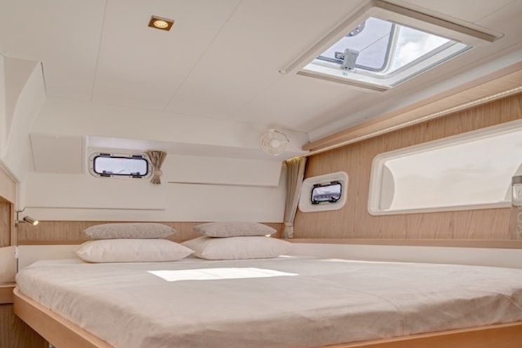 Charter Yacht RAYVES - Lagoon 400 S2 - 6 Cabins - Tortola - Virgin Gorda