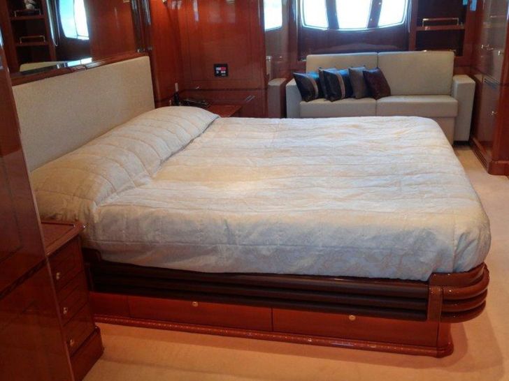 REBECCA V Benetti Legend 85 - VIP cabin 1 REBECCA V Benetti Legend 85 - VIP cabin 1