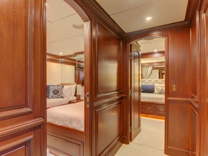 REFLECTIONS - Pacific Mariner 85 REFLECTIONS - Pacific Mariner 85