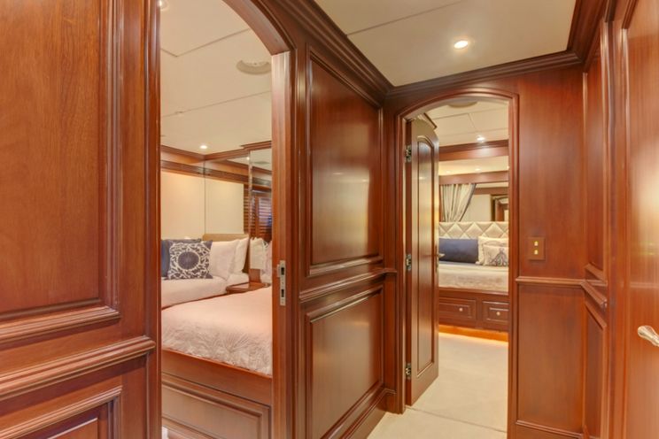Charter Yacht REFLECTIONS - Christensen 32m - 4 Cabins - Bahamas - Nassau - Costa Rica - Panama - Mexico