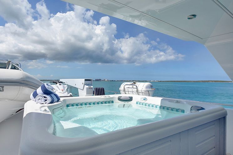 Charter Yacht REFLECTIONS - Christensen 32m - 4 Cabins - Bahamas - Nassau - Costa Rica - Panama - Mexico