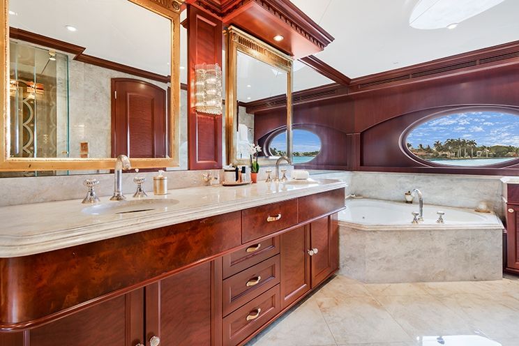 Charter Yacht RELENTLESS - Trinity 145 - 5 Cabins - Bahamas - Nassau - Paradise Island - Florida - Fort Lauderdale - Miami