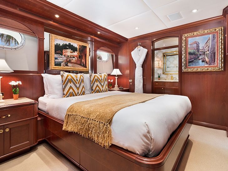 RELENTLESS - Trinity 145 Master Cabin RELENTLESS - Trinity 145 Master Cabin