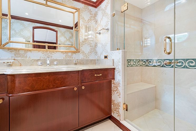 Charter Yacht RELENTLESS - Trinity 145 - 5 Cabins - Bahamas - Nassau - Paradise Island - Florida - Fort Lauderdale - Miami