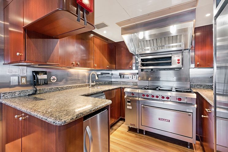 Charter Yacht RELENTLESS - Trinity 145 - 5 Cabins - Bahamas - Nassau - Paradise Island - Florida - Fort Lauderdale - Miami