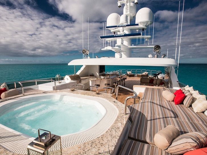 Sundeck Jacuzzi