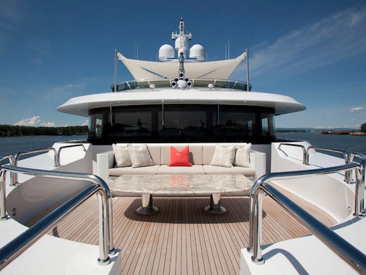 Bow seating area