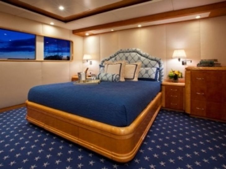 RENA 145 Hargrave Luxury Crewed Motor Yacht VIP Cabin
