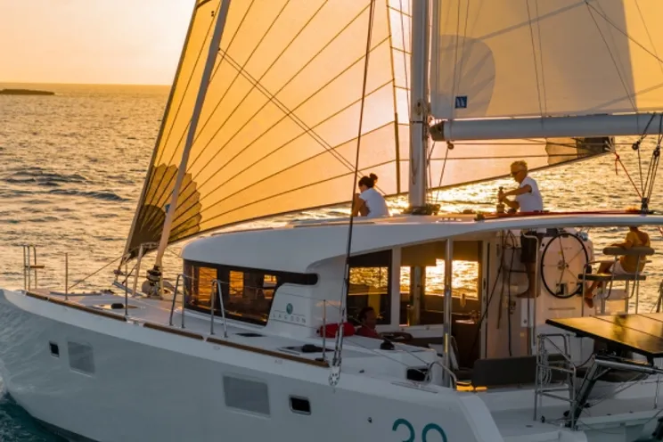 Charter Yacht Lagoon 39 - 4 Cabins - Macinaggio - Bonifacio - Port Pin Rolland - Toulon