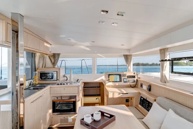 Charter Yacht Lagoon 39 - 4 Cabins - Macinaggio - Bonifacio - Port Pin Rolland - Toulon