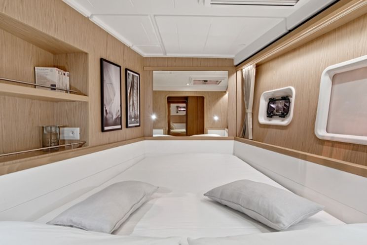 Charter Yacht Lagoon 39 - 4 Cabins - Macinaggio - Bonifacio - Port Pin Rolland - Toulon