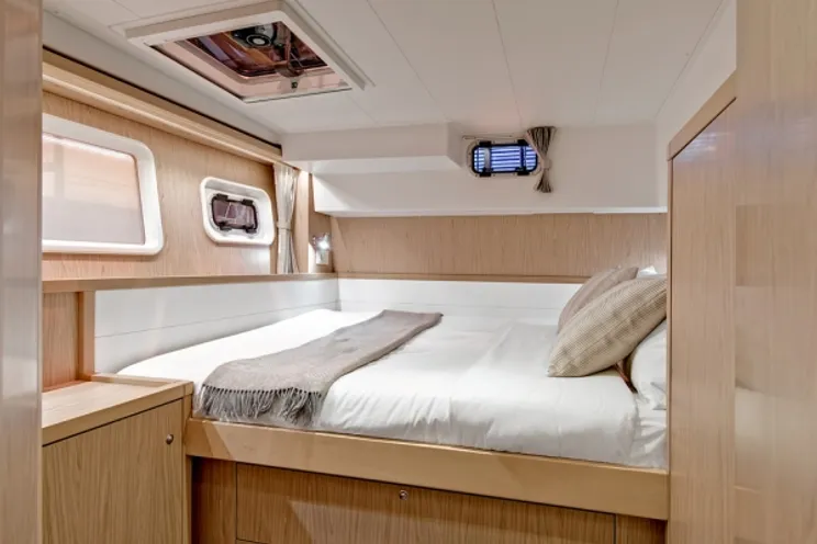 Charter Yacht Lagoon 39 - 4 Cabins - Macinaggio - Bonifacio - Port Pin Rolland - Toulon