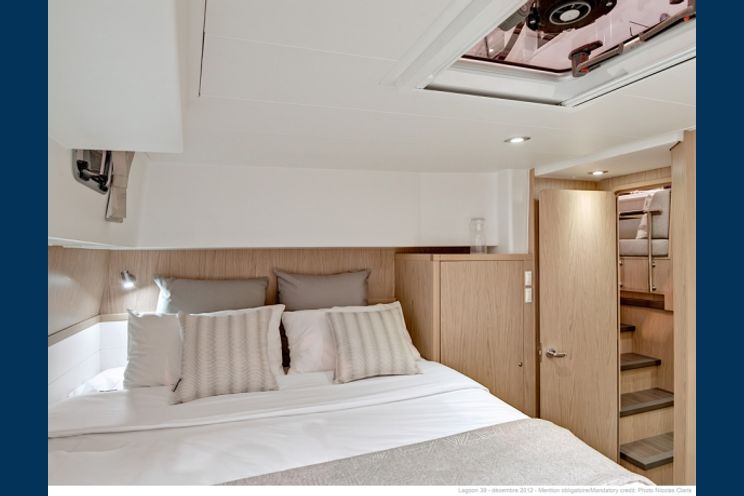 Charter Yacht Lagoon 39 - 4+2 Cabins - 2014 - Split