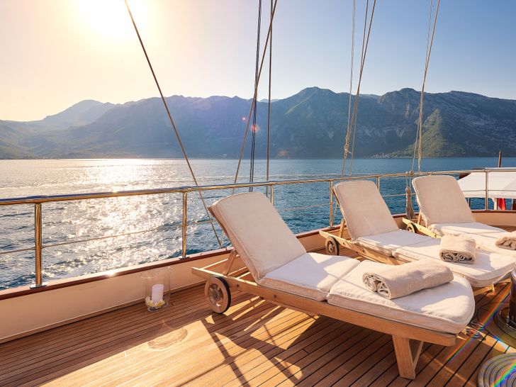 RIANA Silyon 41m Sailing Yacht Sundeck RIANA Silyon 41m Sailing Yacht Sundeck