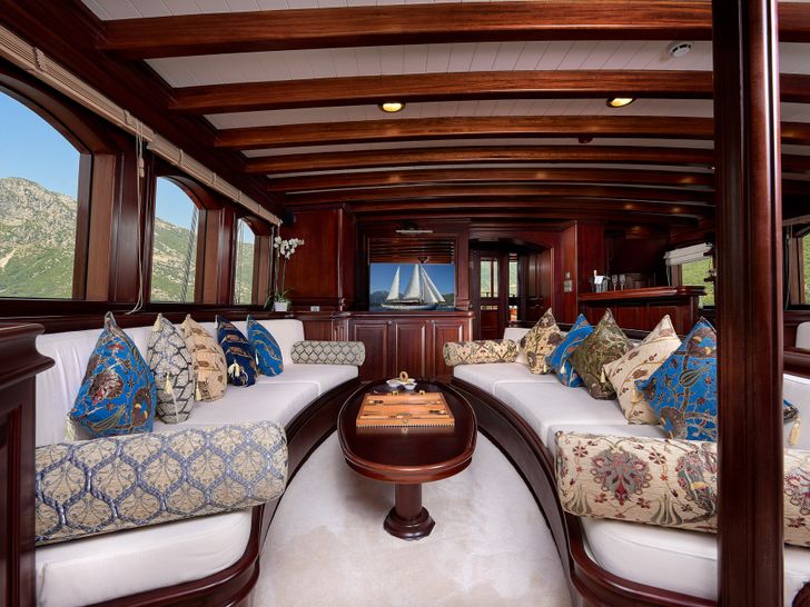 RIANA Silyon 41m Sailing Yacht Salon RIANA Silyon 41m Sailing Yacht Salon