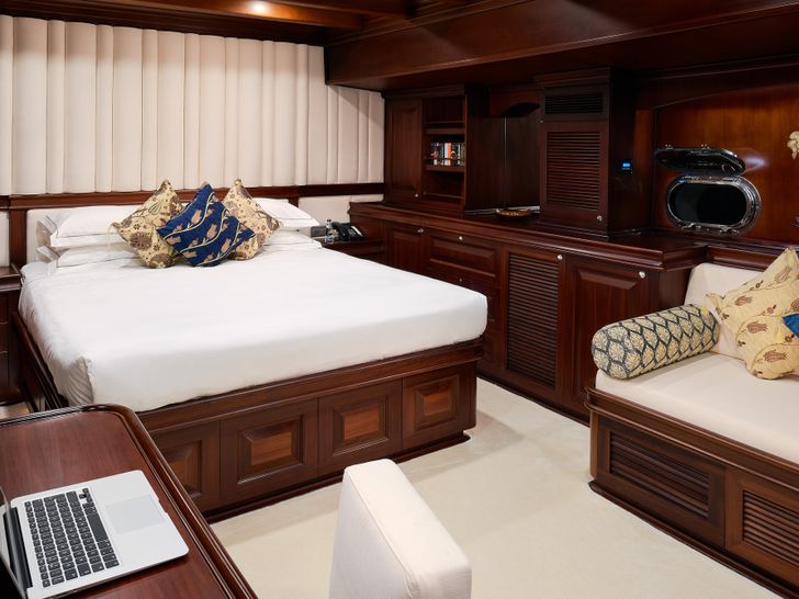 RIANA Silyon 41m Sailing Yacht Double Cabin