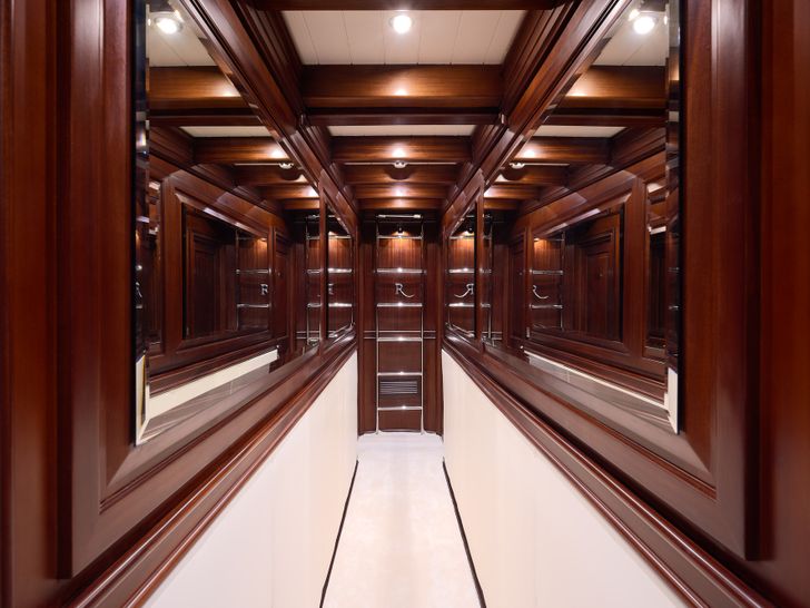 RIANA Silyon 41m Sailing Yacht Corridor RIANA Silyon 41m Sailing Yacht Corridor
