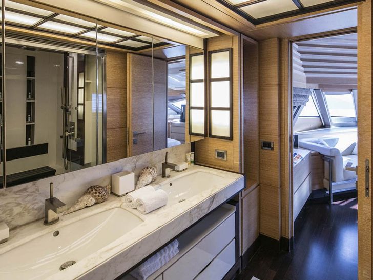 Master Bathroom Master Bathroom