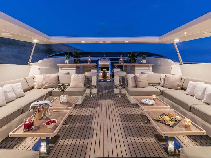 Night Upper Deck Night Upper Deck