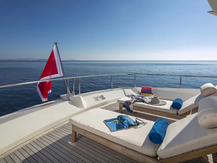 RINI V Technema 120 - sunbathing area RINI V Technema 120 - sunbathing area